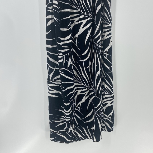 TYBEE ISLAND CLOTHING COMPANY black & white palm tree print strapless maxi dress - Picture 8 of 11
